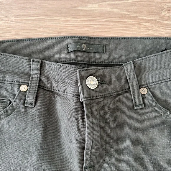 7 FOR ALL MANKIND - JEAN SHORTS - SIZE 26 - EXCELLENT CONDITION - Picture 2 of 6